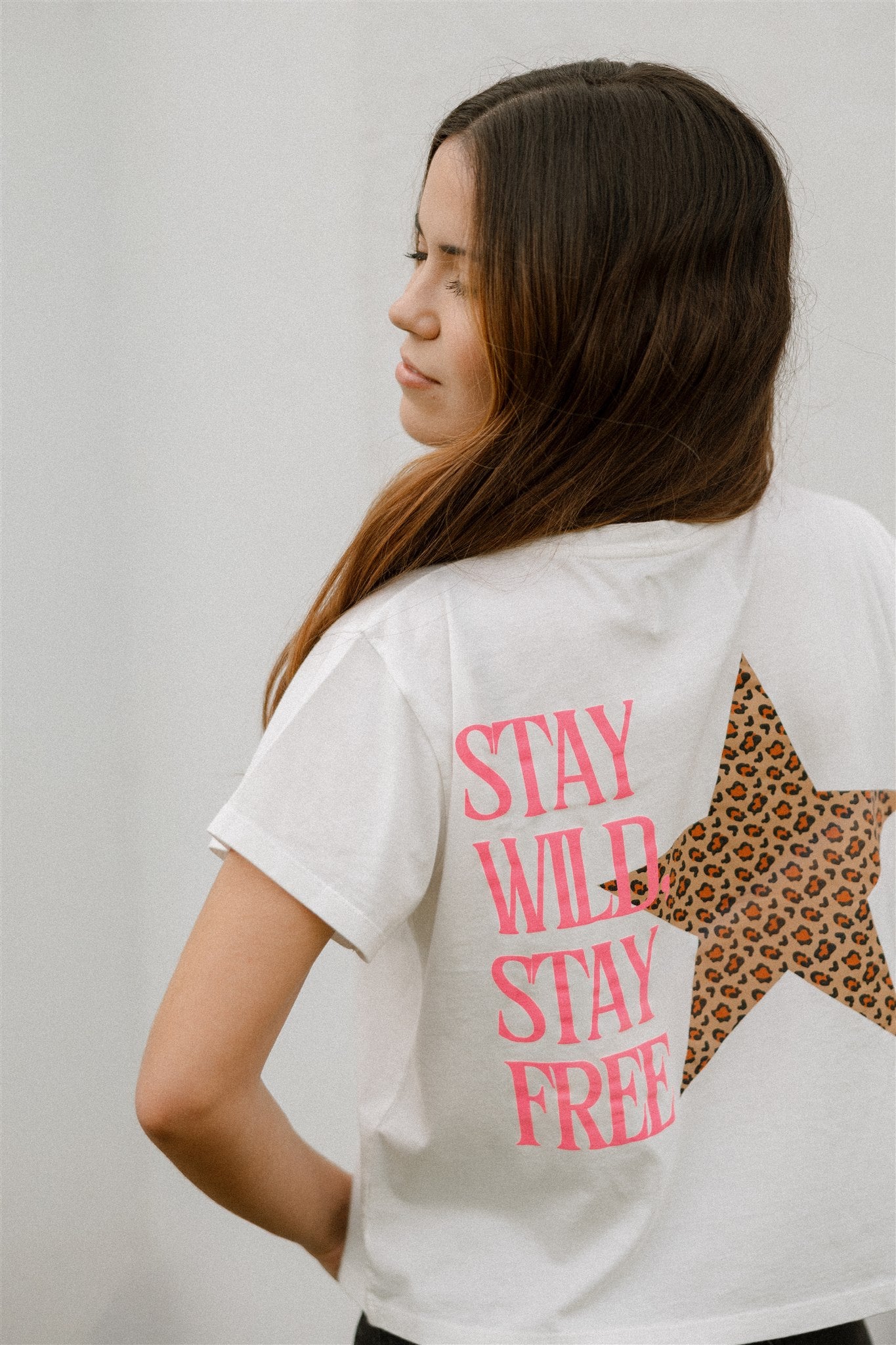 CAMISETA STAY WILD BLANCA