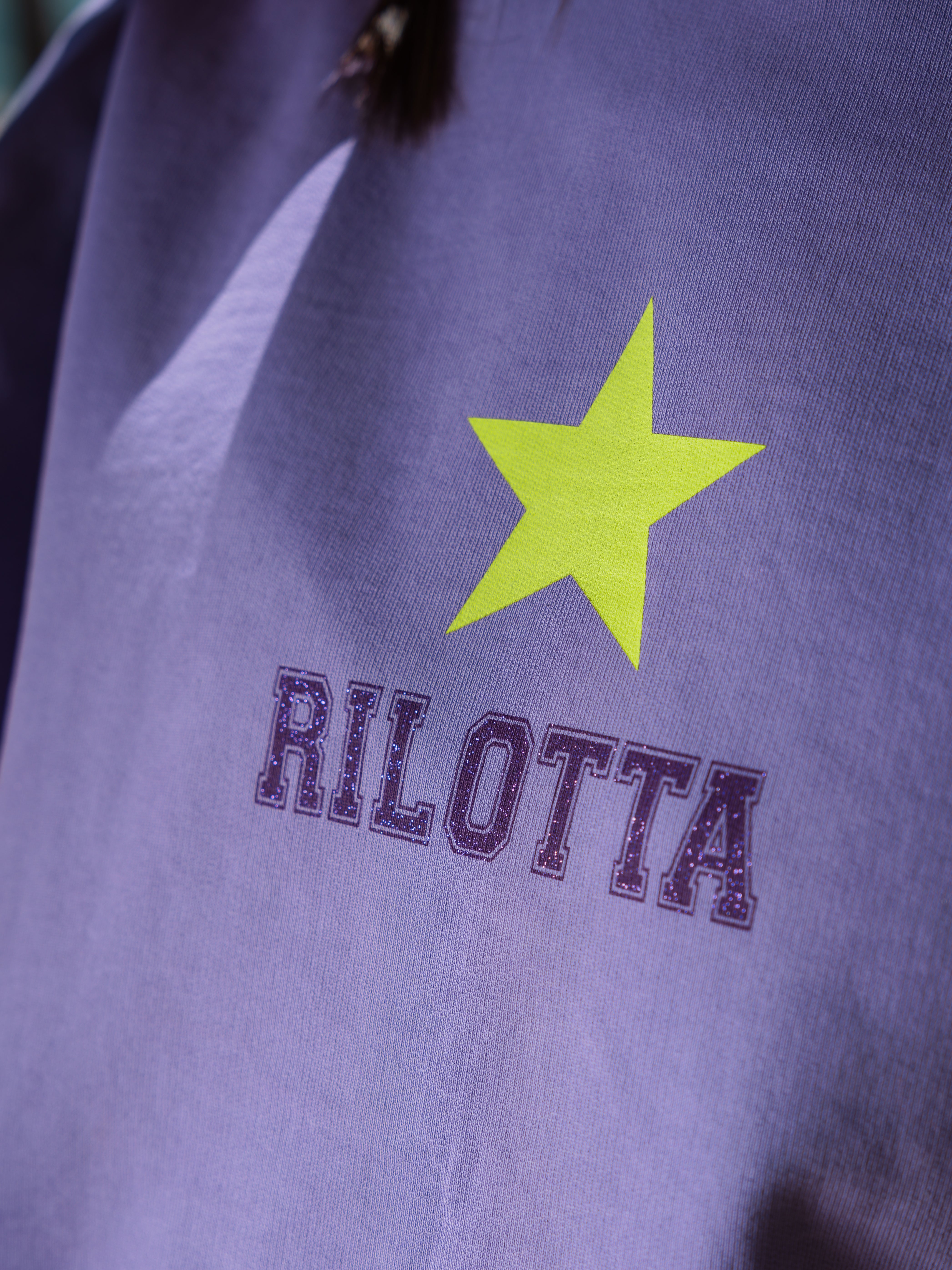 SUDADERA STAR GLITTER MALVA CON AMARILLO FLUOR