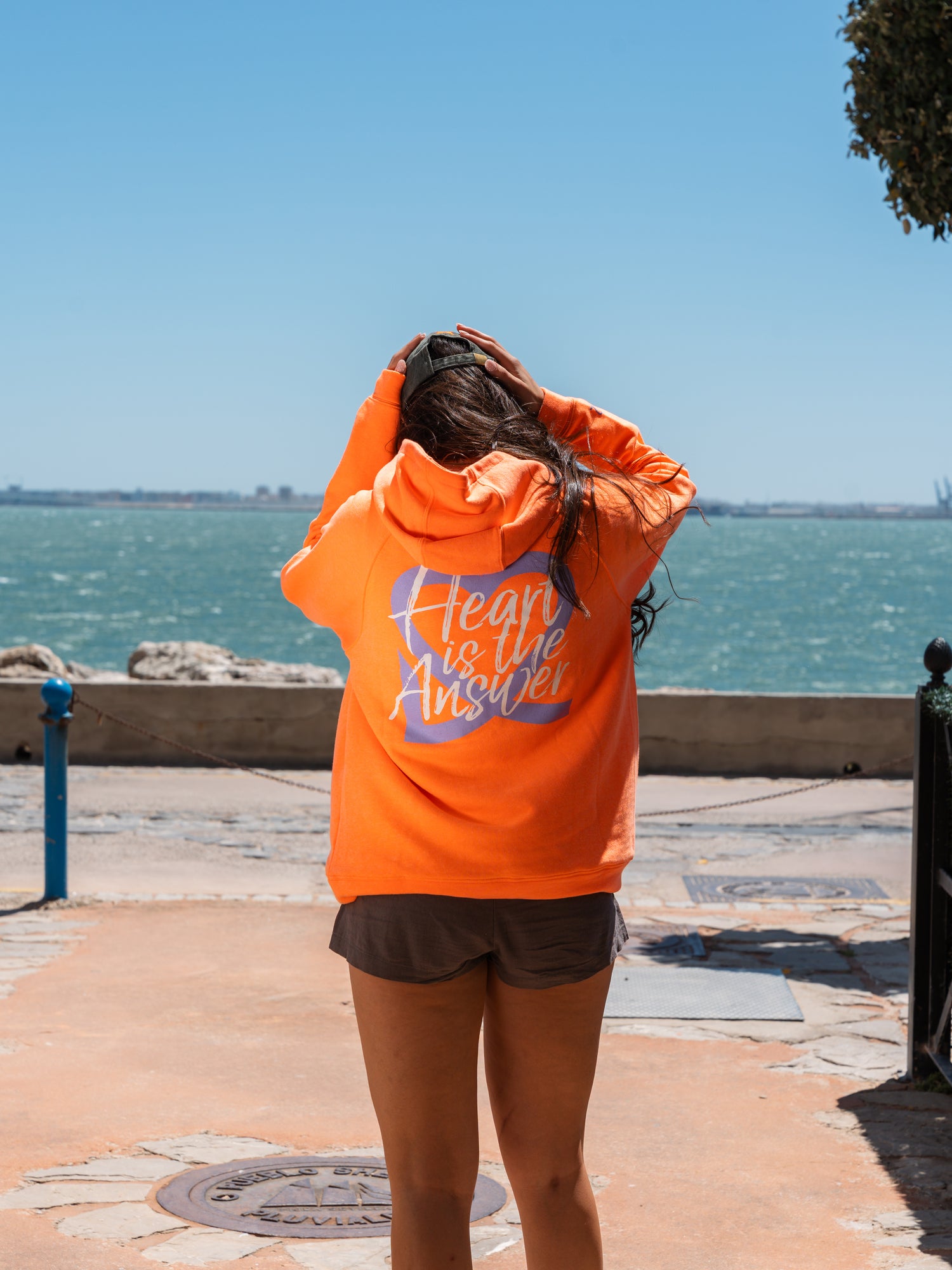 HOODIE HEART NARANJA FLUOR (VERANO)