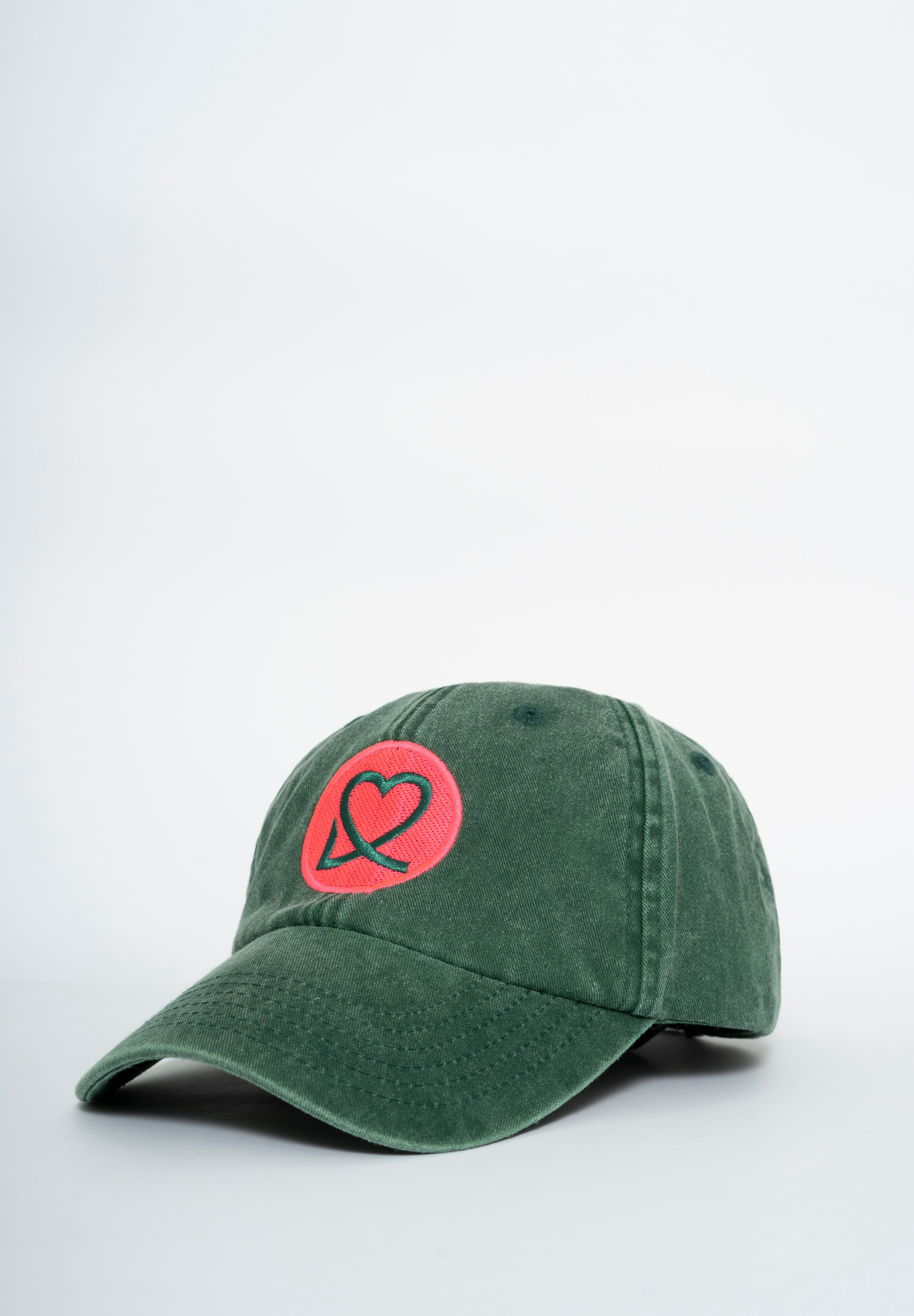 GORRA PARCHE CORAZÓN VERDE