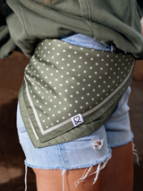 PAÑUELO VERDE MUSGO LUNAR BEIGE
