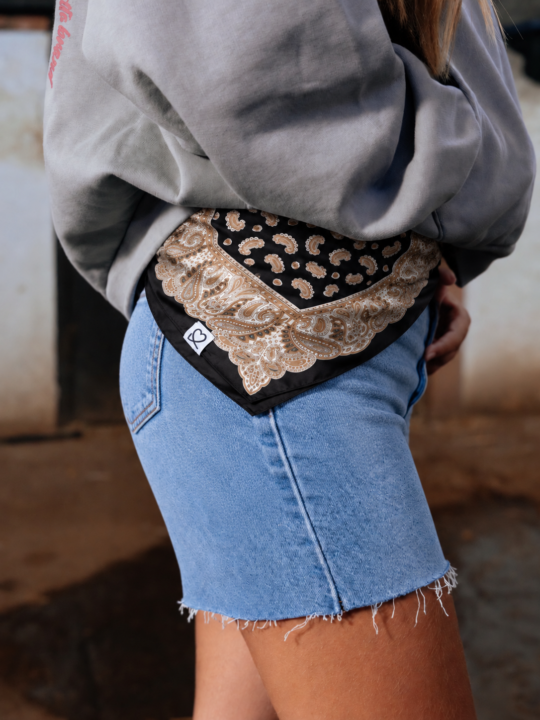 PAÑUELO PAISLEY NEGRO
